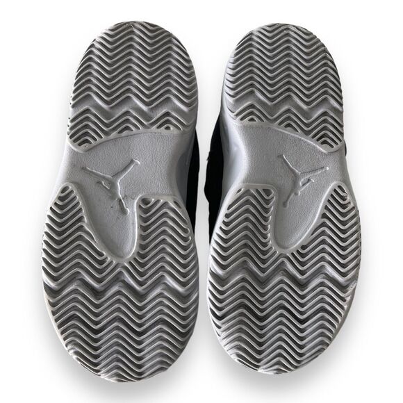 Nike Air Jordan Max Aura 3 Toddler 9C Black White DA8023-002 Sneakers - Picture 5 of 8